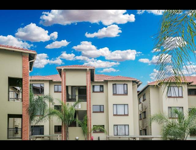 2 BEDROOM APARTMENT FOR SALE IN SUNNINGHILL